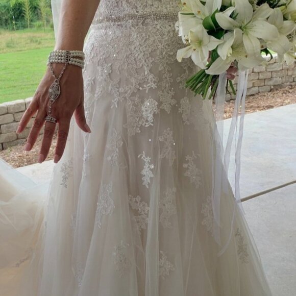 Beautiful Studded/Lace Up Strapless Wedding Dress - Picture 9 of 9